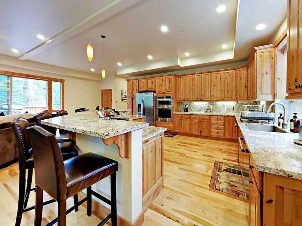 831 Patricia Cabin
