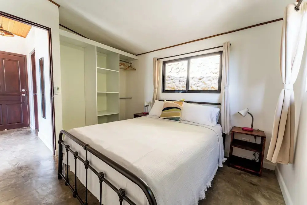 Ocean Apartments- Walk to the beach
