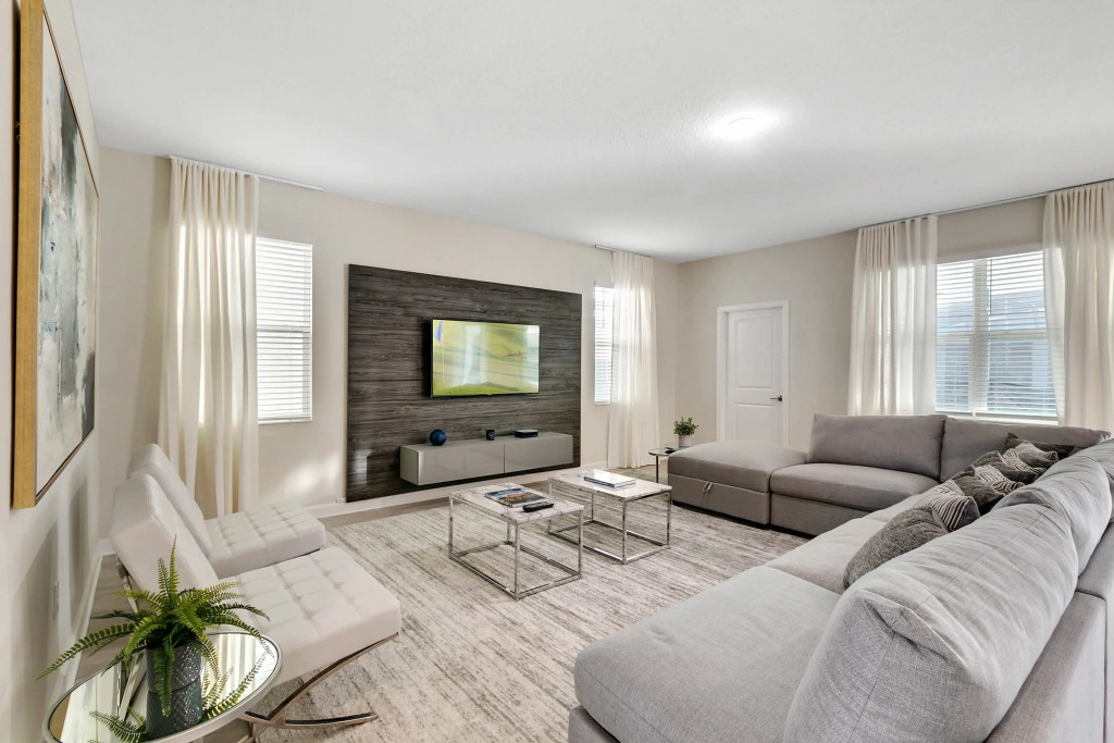 6 Bd 6 Ba Storey Lake 4528 Tb