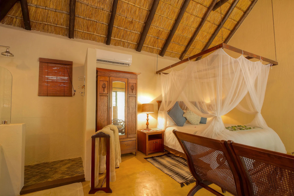 Mvuradona Safari Lodge