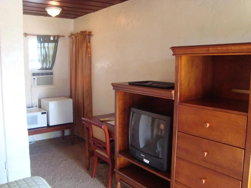 Tropicana Motel