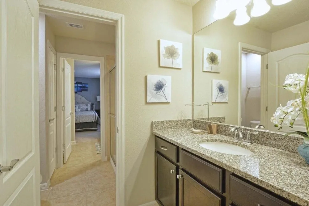 9 Bed House W/pool &spa In Windsor Westside-3704ww 9 Bedroom Home