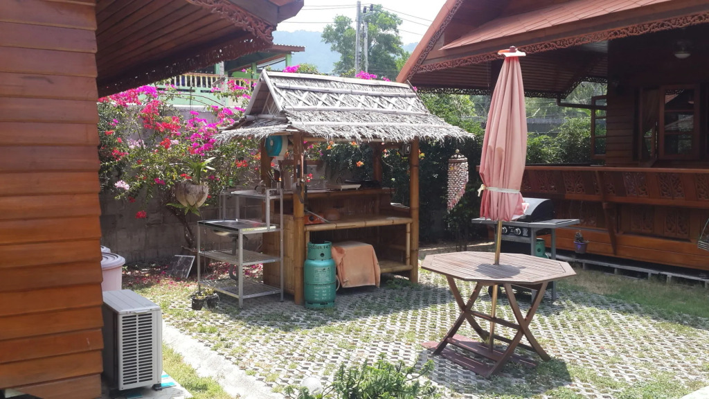 Golden Teak Resort Baan Sapparot