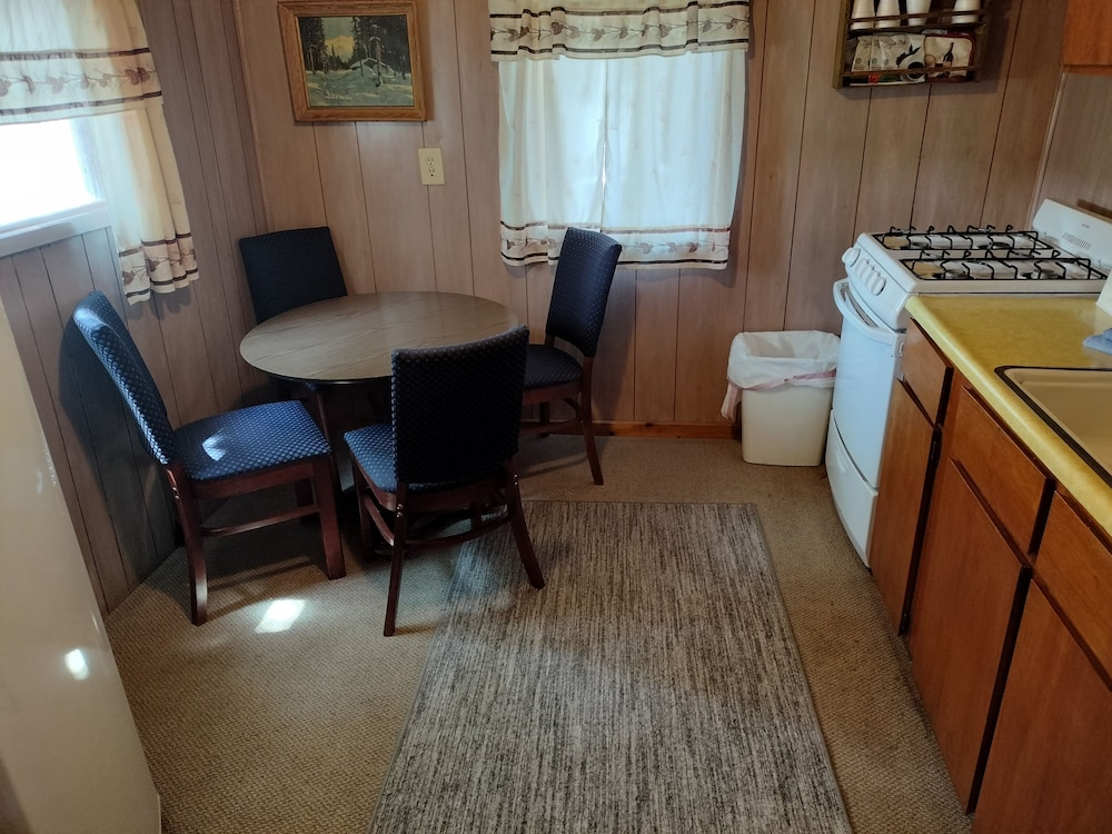 Pioneer Motel