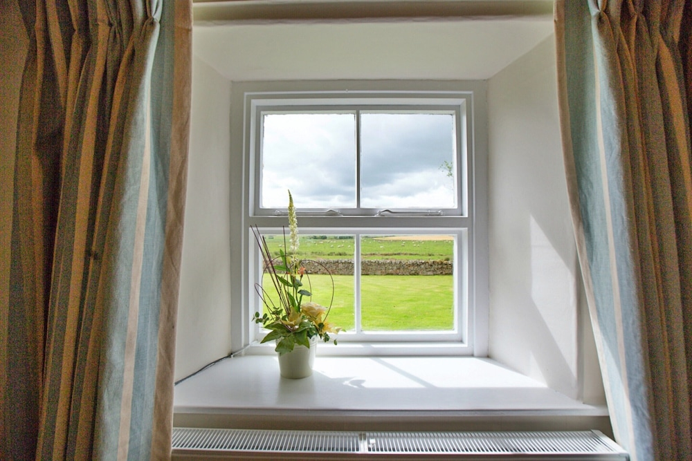 Pet-friendly Cottage in Belsay, No Deposit