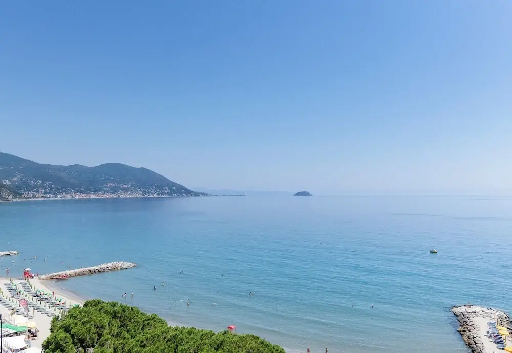 Frontline Beach 6 - B3 - Near To The Sea