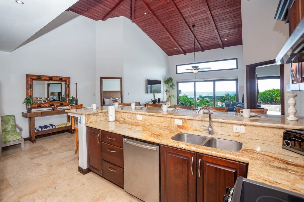 Pristine Bay Villa 1304 with large pool - 3 bedroom condo