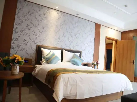 Sweetome Hotel (Yining Development Zone Railway Station)