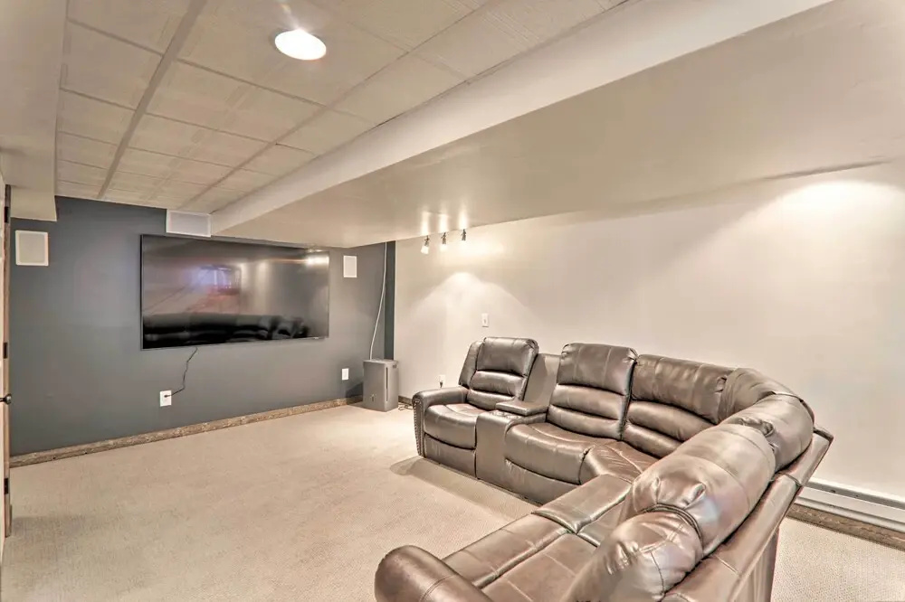East Stroudsburg Hideaway w/ 2 Community Pools!