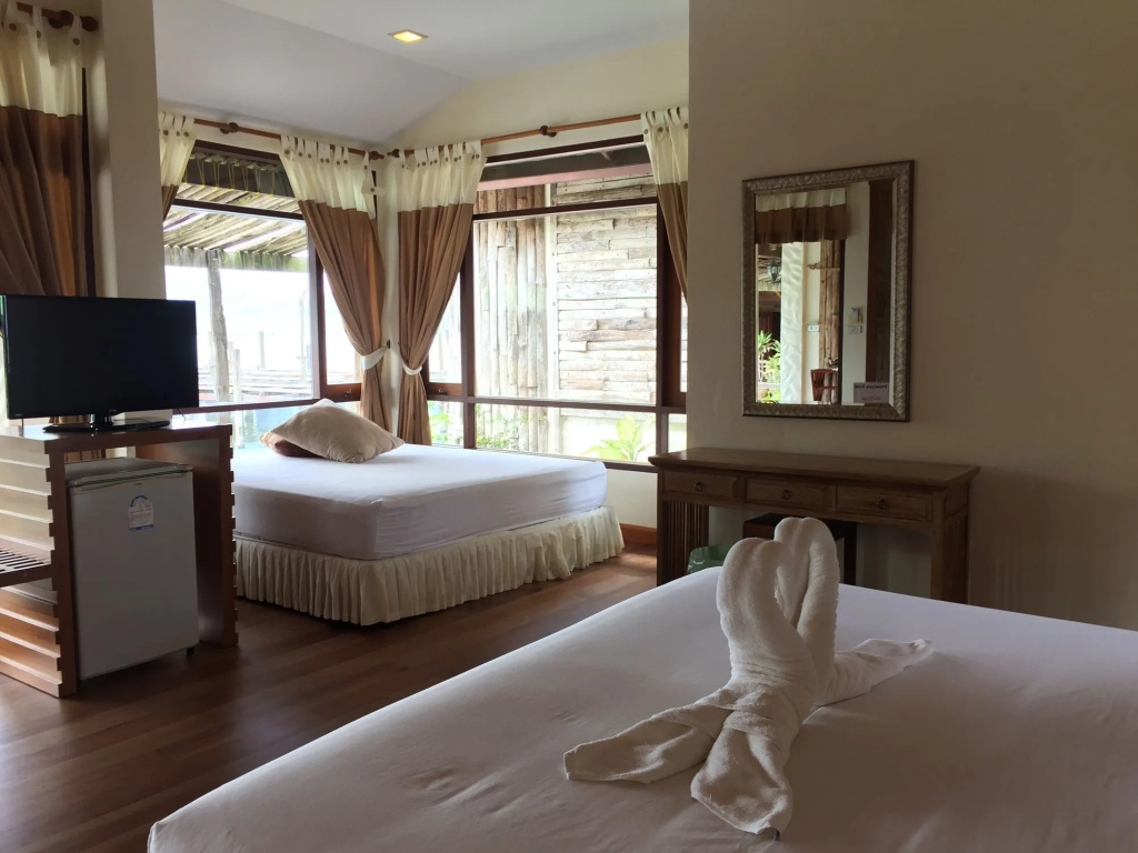Salakphet Resort