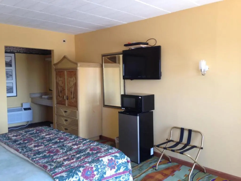 Super 8 by Wyndham Hazleton