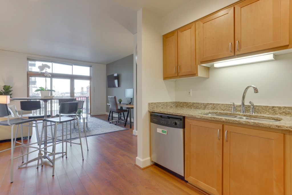 Spacious, Downtown Location – great for work and relaxing!
