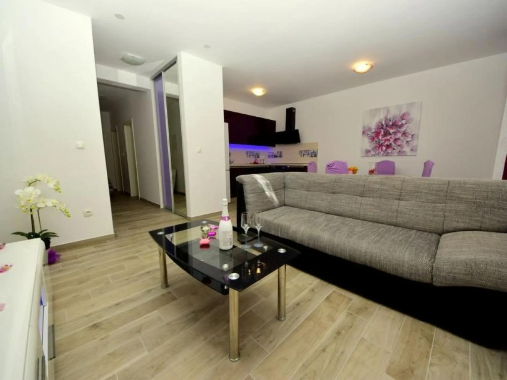 Memi - Great Location, Modern & Parking - A1 Marin