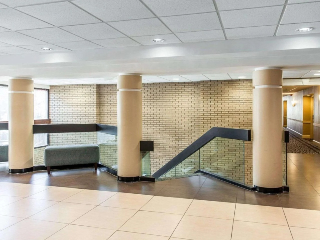 Clarion Hotel & Suites BWI Airport North