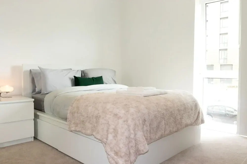 Livestay - 1bed Apt Private Building Free Parking