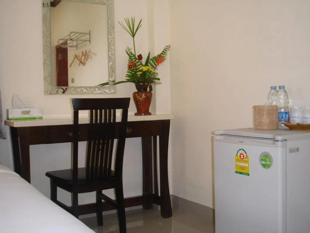 Naris Phuview Resort