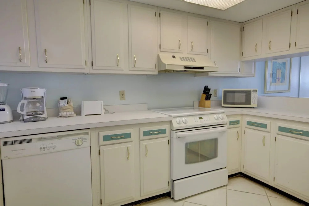 262 El Matador 2 Bedroom Condo by RedAwning