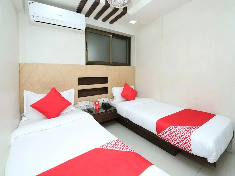 Hotel Cozy Residency by OYO Rooms