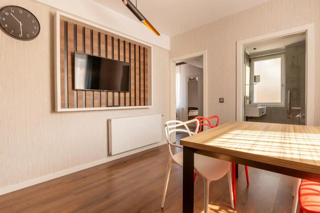 Bach Apartments