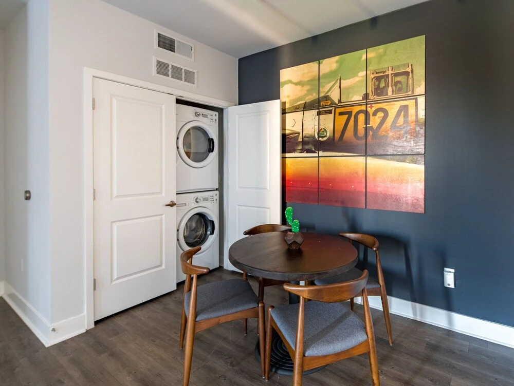 1br Luxury Apartment | Heated Pool by Wanderjaunt