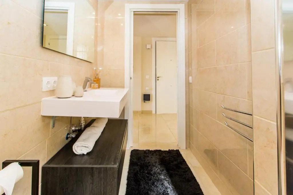Luxurious 2 Bed Puerto Banús Apt - RDR193