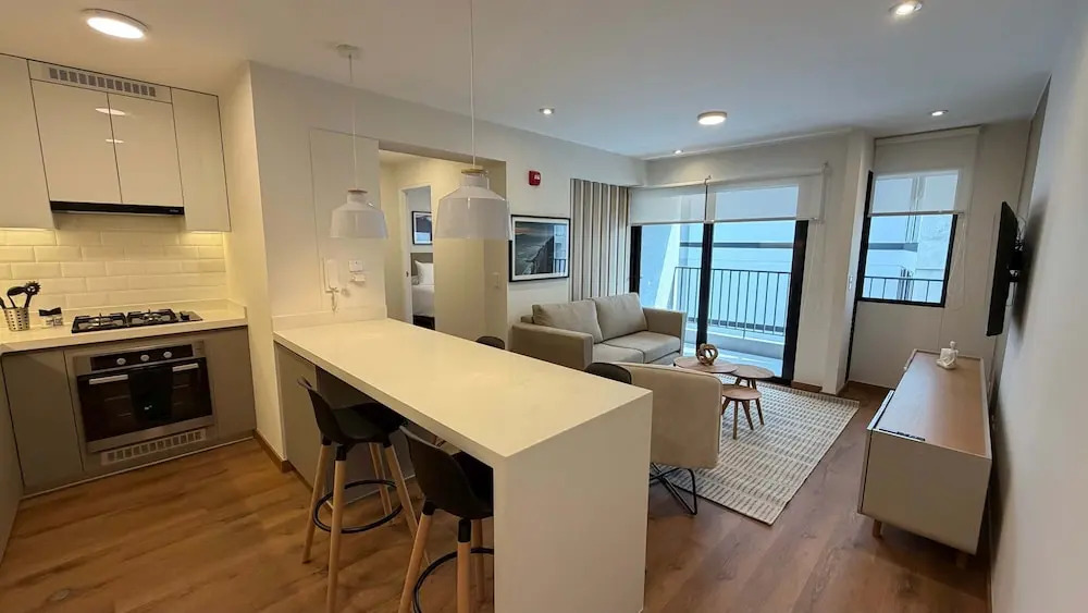 w Amazing and Cozy 2BR w Balcony in Miraflores
