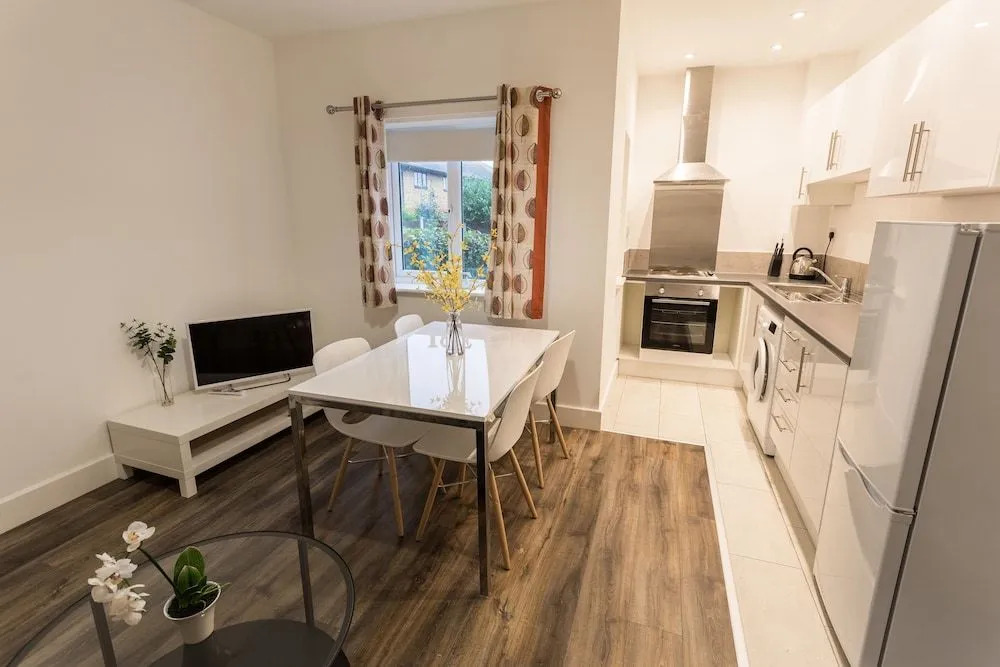 Meridian Apartment Suites