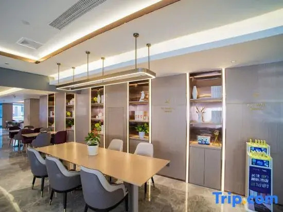 Lavande Hotel (Urumqi Hongguangshan International Convention and Exhibition Center)