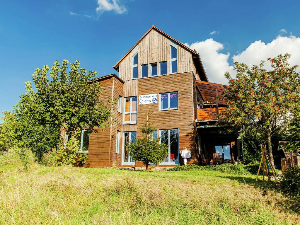 Villa mit Sauna und Garten