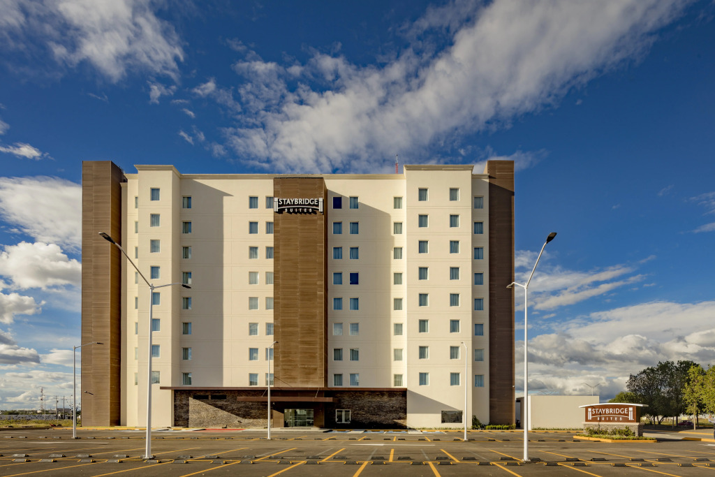 Staybridge Suites Irapuato by IHG