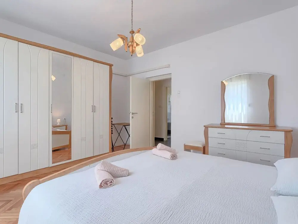 Rovere Pula in Pula With 2 Bedrooms and 1 5 Bathrooms
