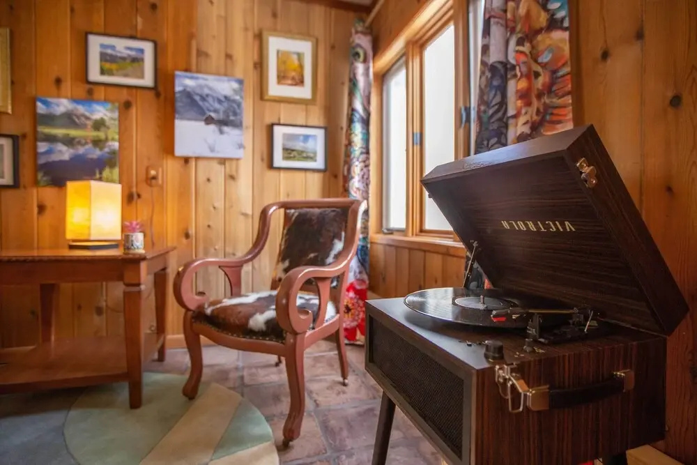 Remodeled Lake Cabin, Stunning Mtn View, New Patio
