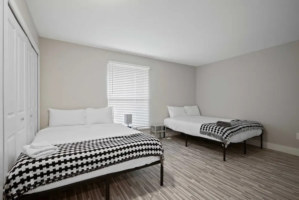 Comfortable 2BR 2BA Home Away From Home
