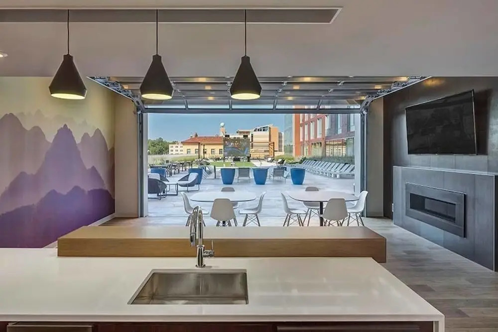 Apartments at 6105 Delmar Blvd