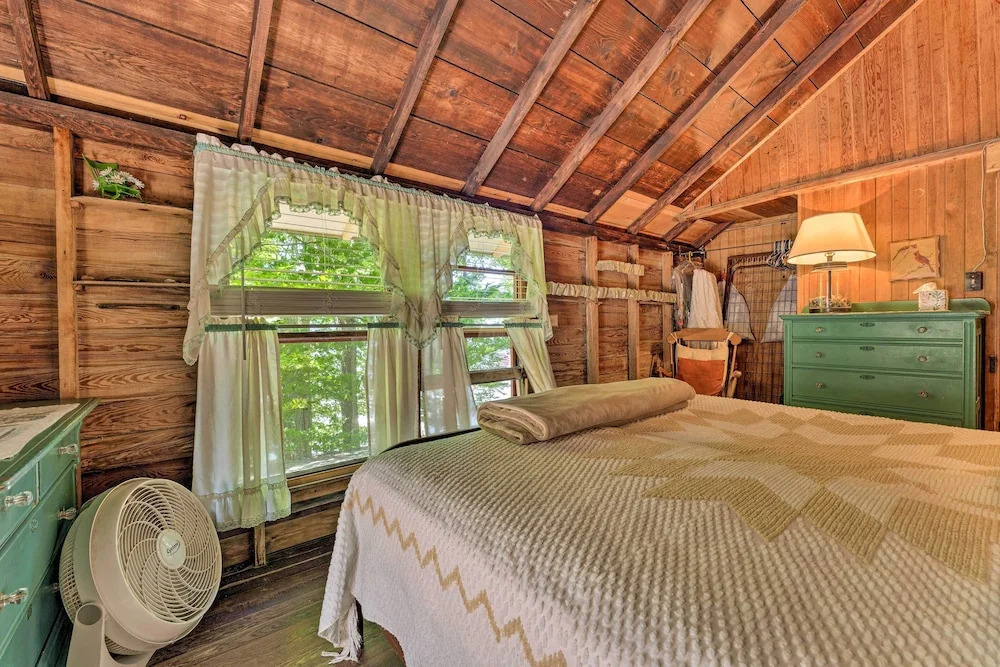 Douglas 'whispering Winds' Cottage w/ Beach!