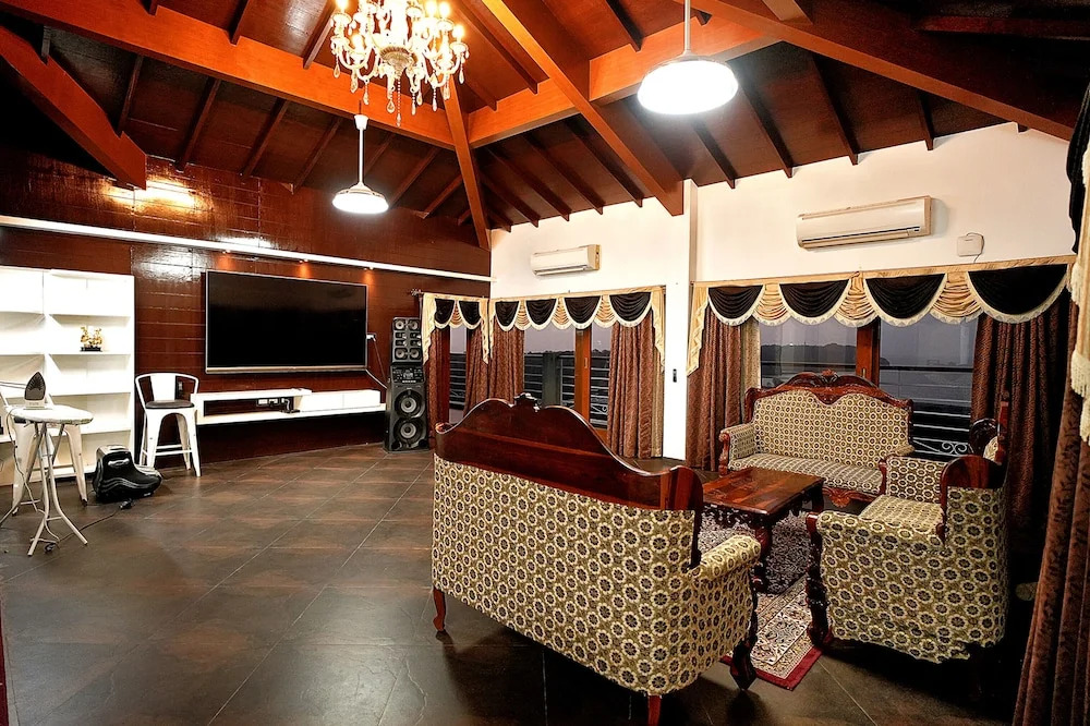 Fabhotel Prime Alekhya Suites