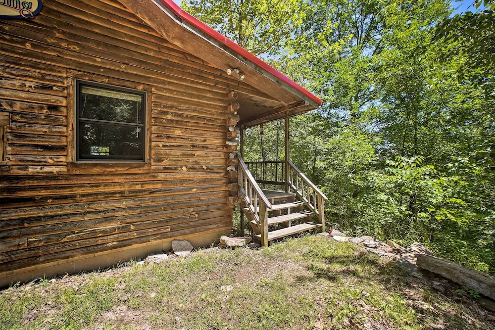 Secluded Studio 1 mi to Thorncrown Chapel