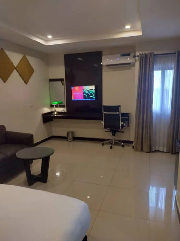 Hearts Hotel