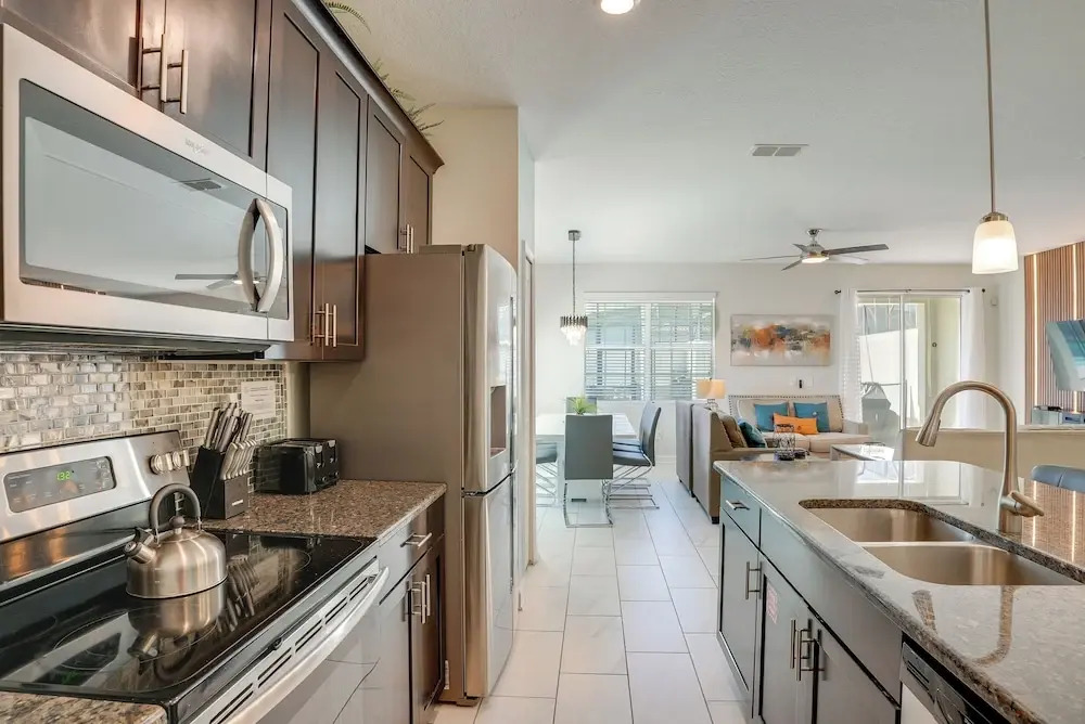 Kissimmee Getaway w/ Pool Access: 5 Mi to Disney