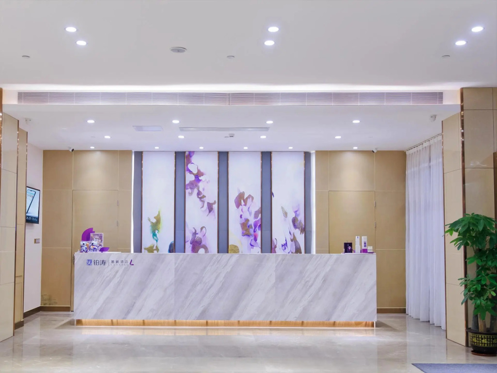 Lavande Hotel Shenzhen International Convention and Exhibition Center & Shajing Jingji Baina
