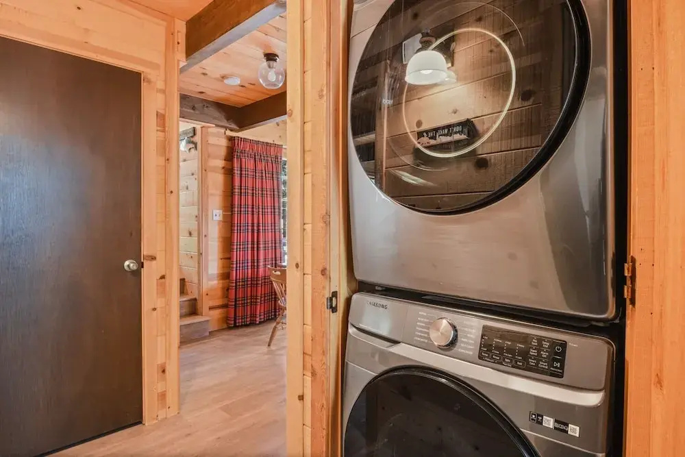Fireside Chalet - Walk To Beach 4 Bedroom Cabin by Redawning