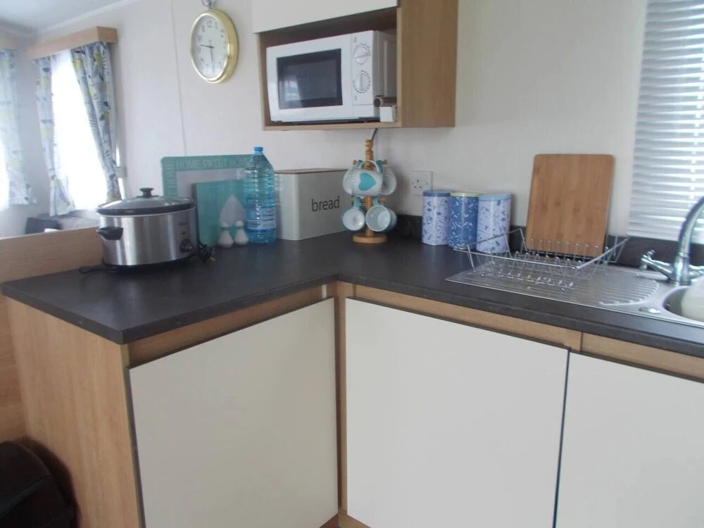 3 bed Caravan Abergel