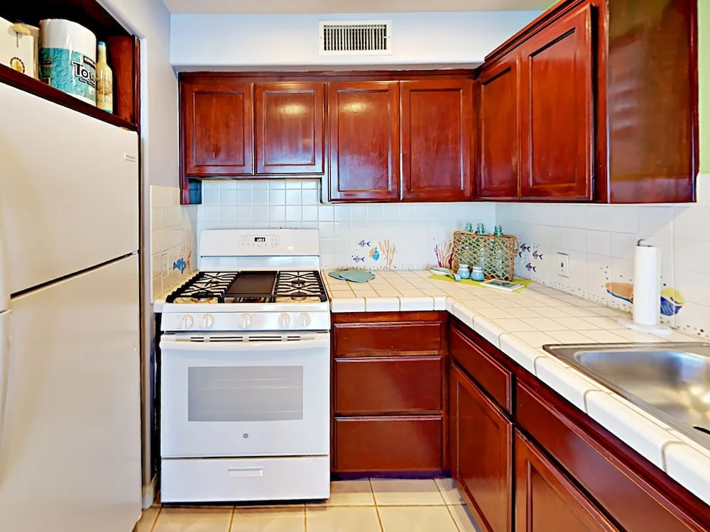 918 N The Strand Home 3 Bedrooms 3 Bathrooms Home