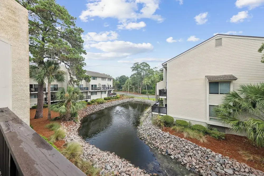 Forest Beach Villa - 2 BDR for 6