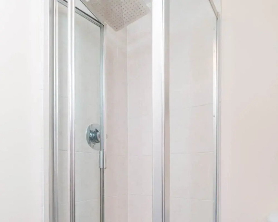 4BR Westlake Accommodation
