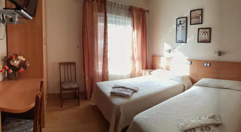 Hostal De La Torre Hostal Economico