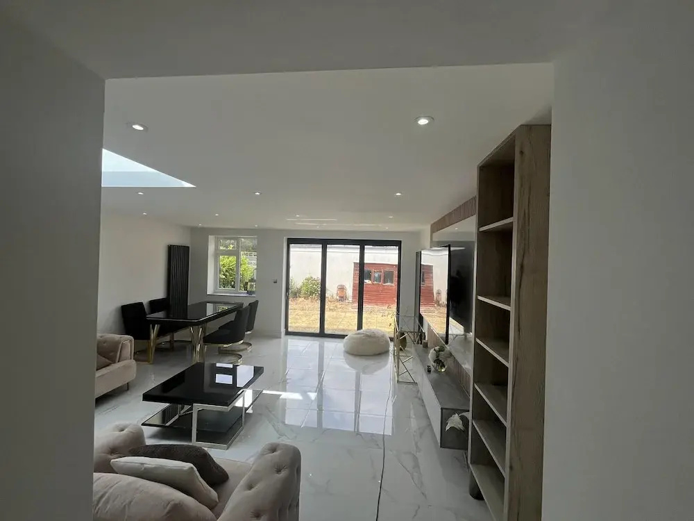 BnJ Luxury 2 Bedroom Cozy Retreat in Borehamwood