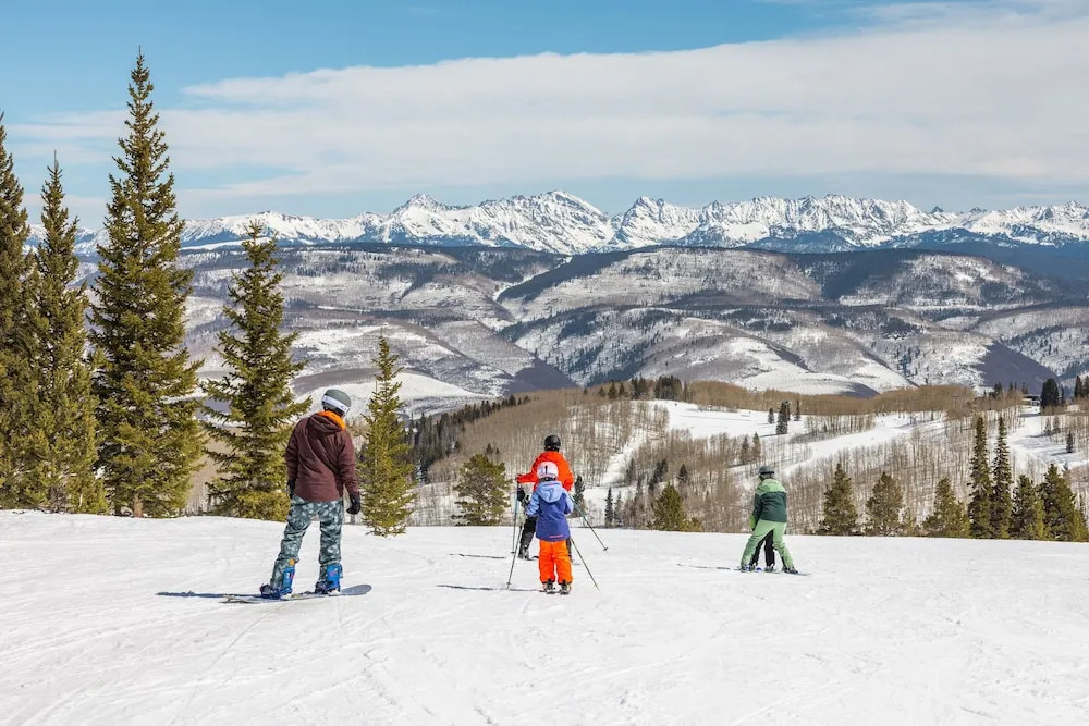 Bright Ski In/out  3br 3.5ba 3 Bedroom Condo by RedAwning