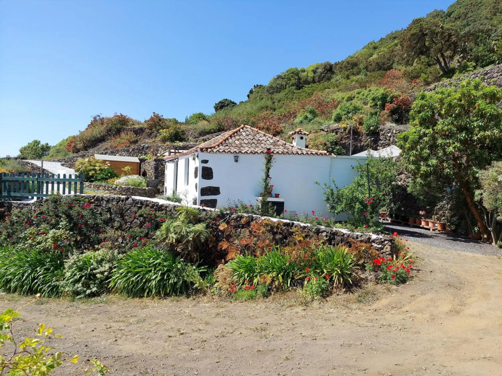 VV Casa Bastina "by henrypole home"