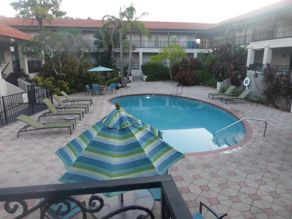 Red Roof Inn PLUS & Suites Tampa - Busch Gardens
